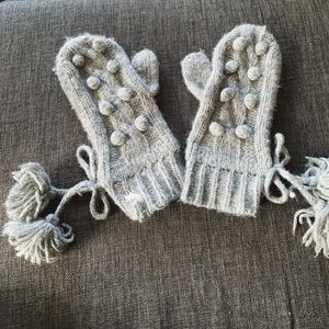 Abercrombie and Fitch mittens
